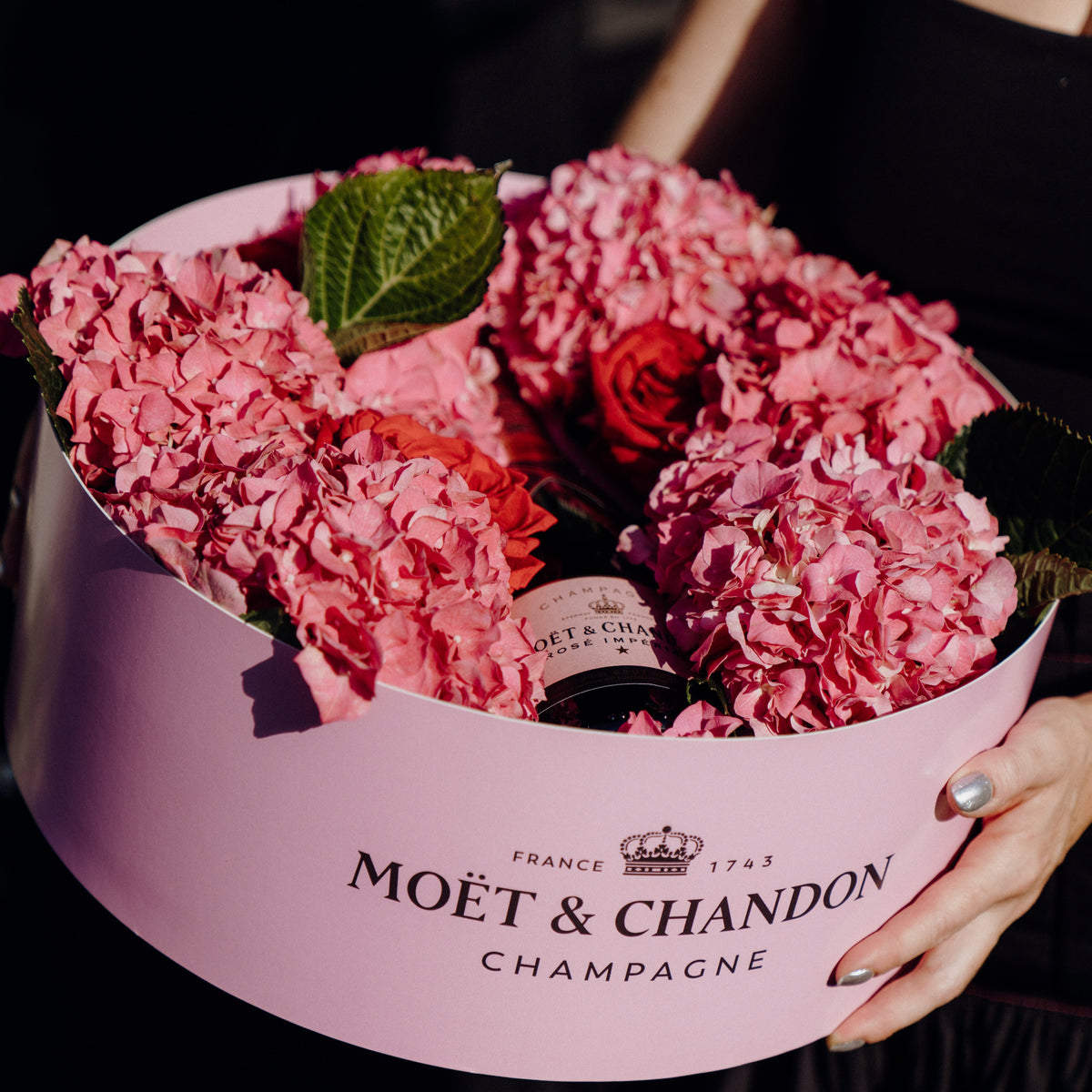 LIMITED EDITION MOËT LOVE ROSÈ FLORAL BOX