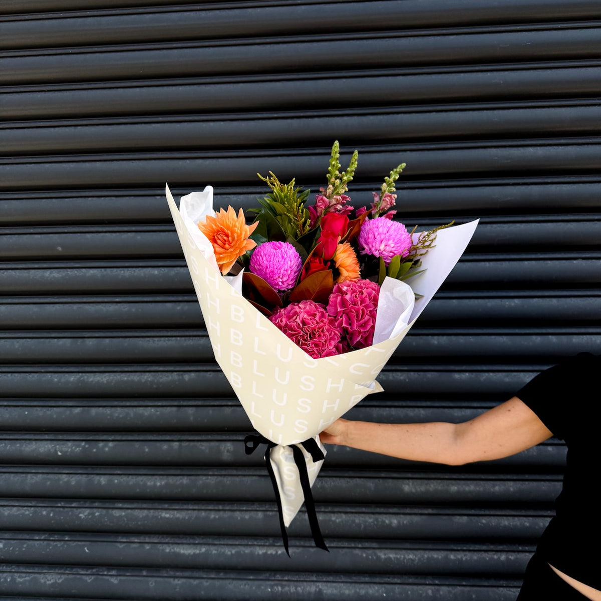 WRAPPED BOUQUET & CHAMPAGNE