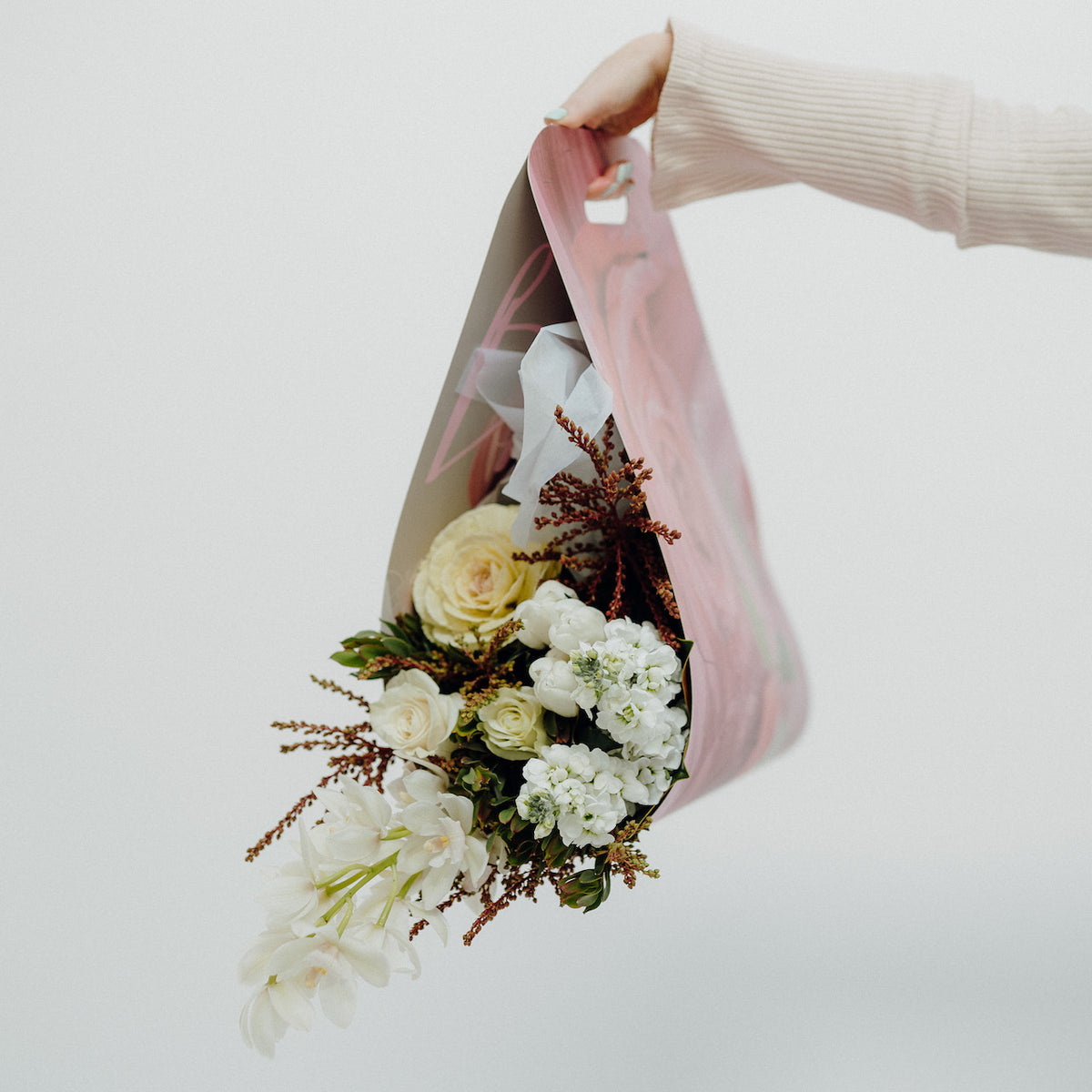 White Bouquet, Large Carrier